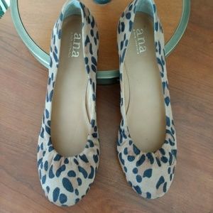 a.n.a Leopard Flats, Size 9
